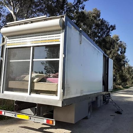 Luxury Caravan Truck In The Golan Heights Bruchim Qela' Alon Extérieur photo