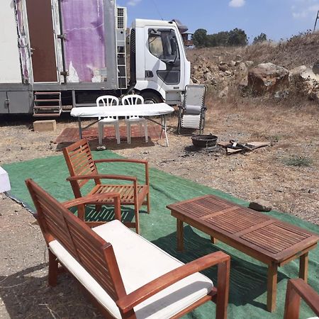 Luxury Caravan Truck In The Golan Heights Bruchim Qela' Alon Extérieur photo